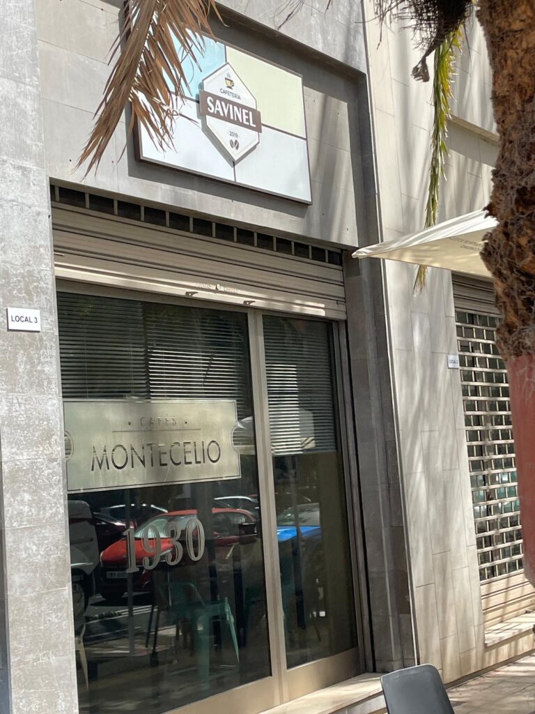 Fachada de Cafetería Savinel en Santa Cruz de Tenerife